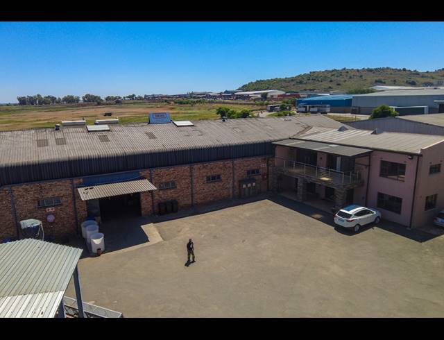 2,266M² BUILDING FOR SALE IN DEVLAND